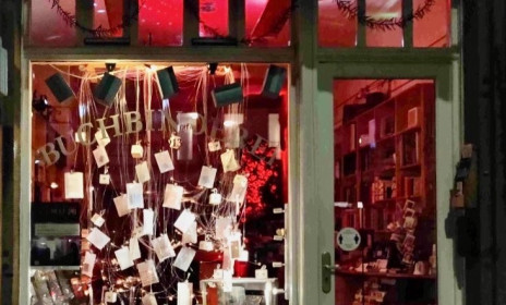LICHTMEILE 2026 | Buchbinderei Schaufenster-Lichtinstallation