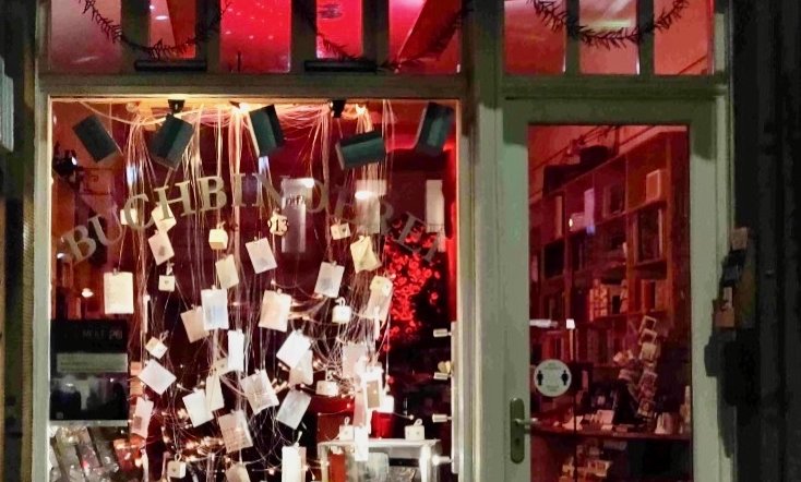 LICHTMEILE 2026 | Buchbinderei Schaufenster-Lichtinstallation